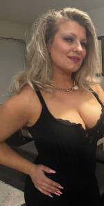 Rejuvenating, Amazing Massage by a Beautiful female therapist.In/out