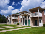 Travelling by bus? We're near the line! 3 br / 2 ba!