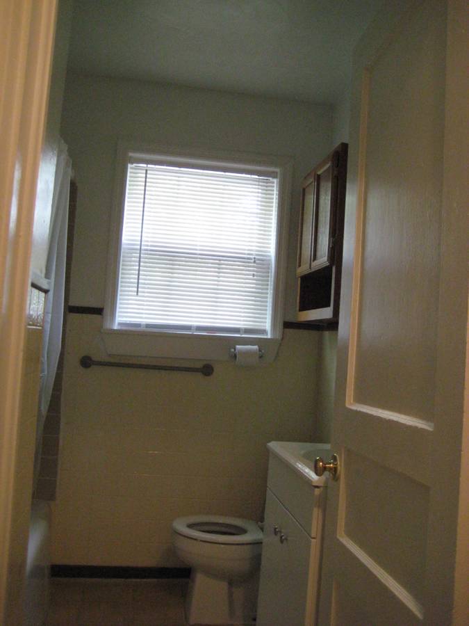 One Bedroom, One Bath Home Utilities included in Quiet, neighborhood