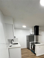 3/2 AVENTURA:  Best Value On This Unit  Location! Location! Location! Beautifull