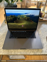 2018 Macbook Pro 15 / 32GB Ram 1TB SSD