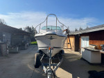 2000 Seaswirl Striper 2300