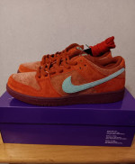 (DS Nike SB Dunk Low Mystic Red Rosewood SZ 9.5M)