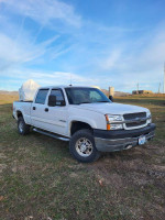 2003 Chevrolet Silverado 2500HD Crew Cab 4WD, white pickup truck in good condition with 221,000 miles