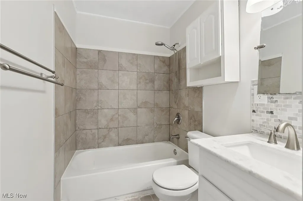 BEAUTIFUL SINGLE FAMILY HOME CLEAN & FRESH PAINT. and This 3bedroom, 1bath home has square feet 1,088 living space and it $800 monthly with all utilities included and the security deposit is $800.