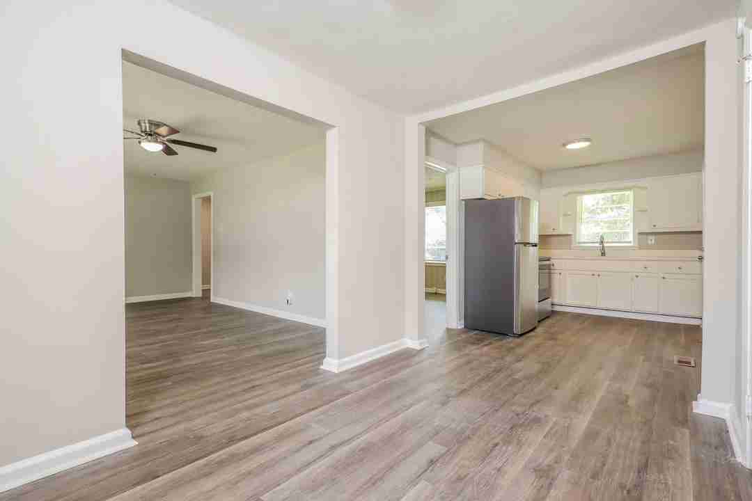 3 Bedroom 1 Bathrooms Single Family Home For Rent