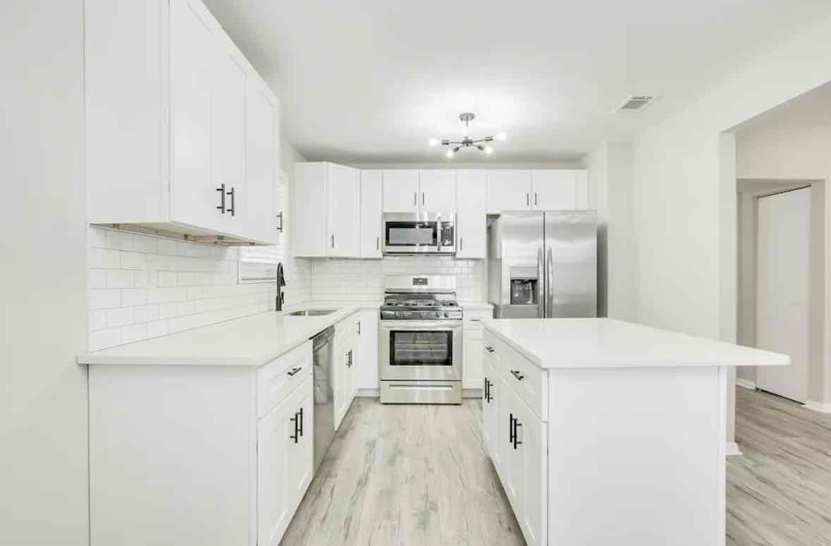 SPACIOUS 3BED 2BATH AVAILABLE FOR RENT