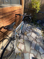 20” medium/large Men’s TREK 700 45 north STUDDED TIRE commuter