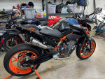 2022 KTM 890 Duke R