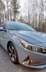 2021 Hyundai Elantra Limited FWD in pristine condition with 29,500 miles, showcasing Electric Shadow color and elegant design.