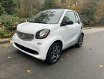 2016 Smart Fortwo Pure in white, perfect for city driving with low kilometers and Apple Carplay features.