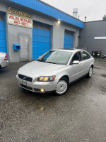 2005 Volvo S40 2.4i sedan for sale with recent maintenance, low mileage, and in good condition.