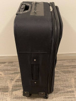 Large, Imperfect 28" BLACK 4-Wheel Pivoting Lightweight LUGGAGE