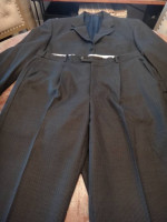 MEN'S DRESS SUITS Jones New York Bill Blass 46R-46T Size Jackets