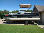 1996 PONTOON BOAT 20 FT FISH AND CRUISE