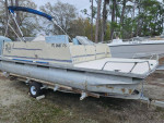 1985 18' Pontoon Boat. Aluminum Deck
