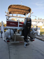 Pontoon SUN Tracker Bass Buggy 18DXL