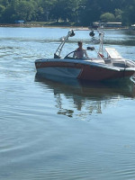 Tige R20 Wakesurf Boat