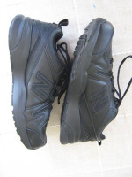 SIZE 11 2E BLACK NEW BALANCE 608 NON MARKING TENNIS WALKING SHOES